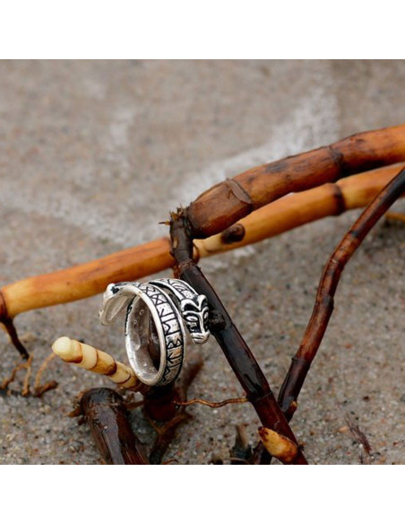 Bague viking avec lettres runiques du...