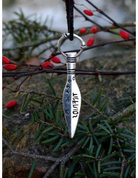 Pendentif ou amulette de lance...