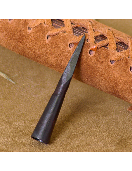 Pointe de flèche historique carrée...