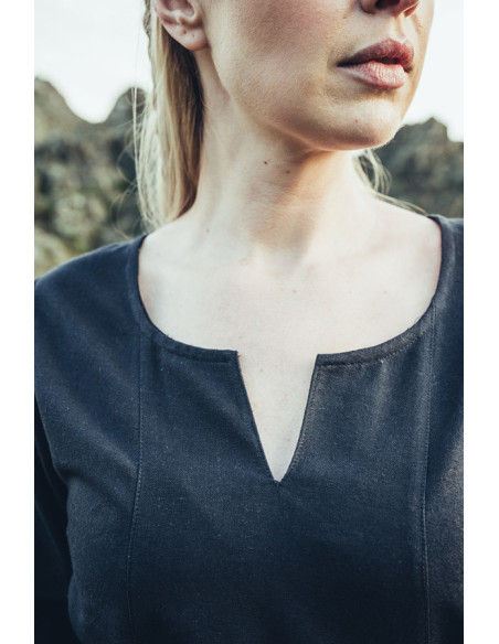Robe femme viking modèle Lina, noire