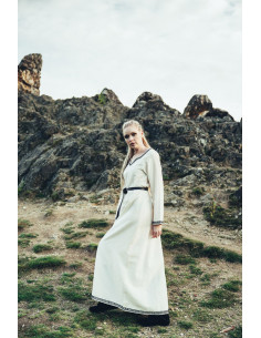 Robe longue viking modèle Brigida, couleur blanc naturel