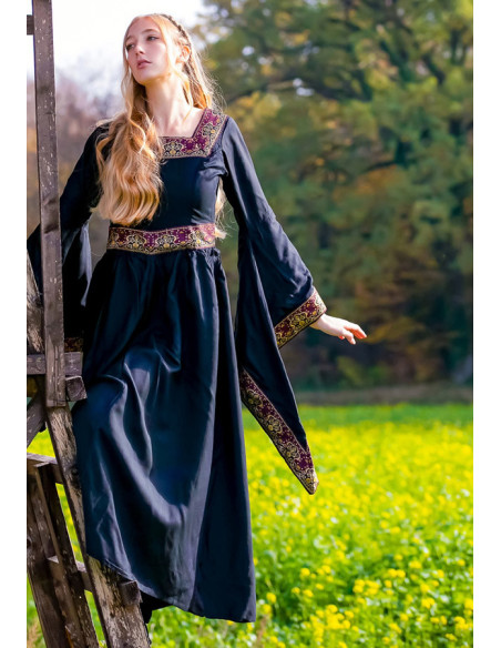 Robe de noblesse médiévale, noire