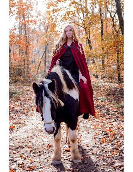 Cape médiévale avec broderie et...