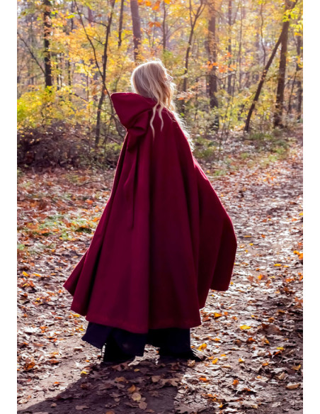 Cape médiévale avec broderie et...