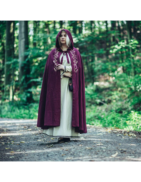 Cape médiévale avec broderie modèle...