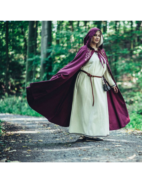 Cape médiévale avec broderie modèle...