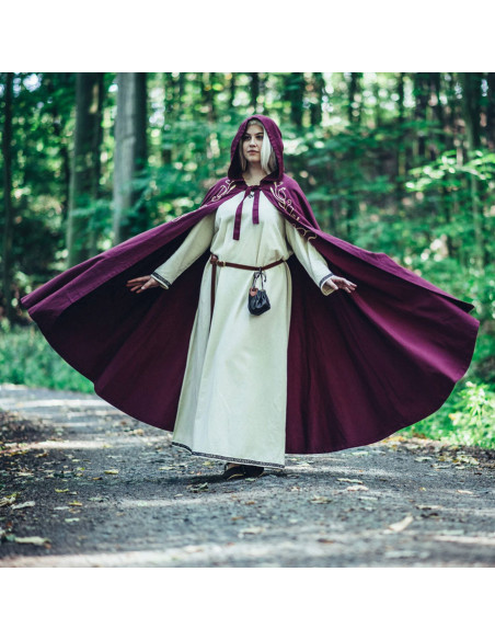 Cape médiévale avec broderie modèle...