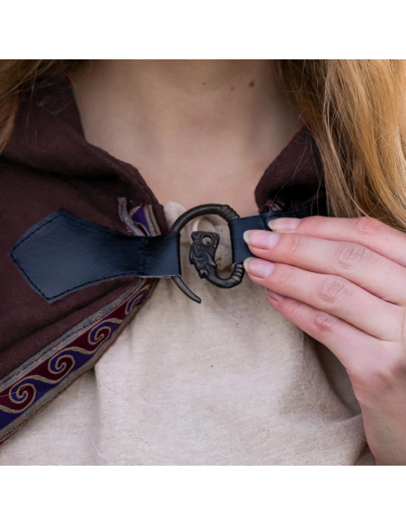 Cape médiévale en laine avec broderie...