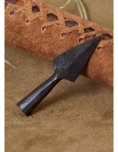 Pointe de flèche historique en acier au carbone