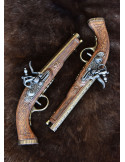 Ensemble de 2 pistolets de duel français octogonaux en laiton, XVIIIe siècle
