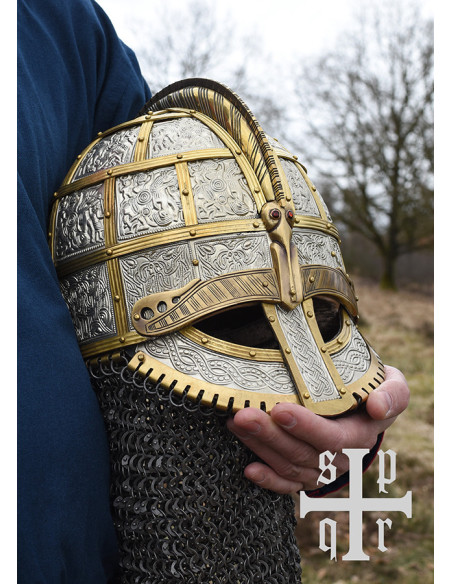 Casque viking décoré Valsgärde, Suède...