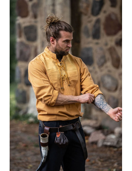 lacets de chemise médiévale