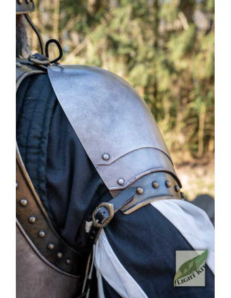 Épaulières de chevalier médiéval en...