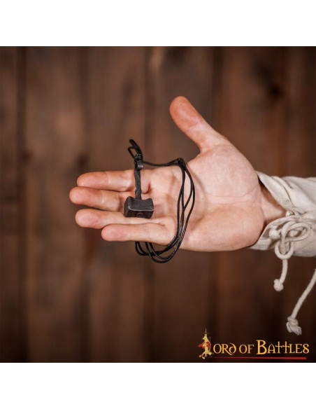 Pendentif Mjölnir, marteau de Thor...