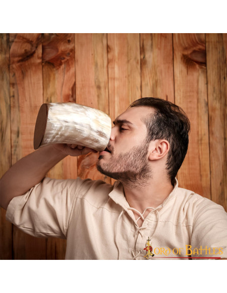 Jarre viking en corne de boeuf