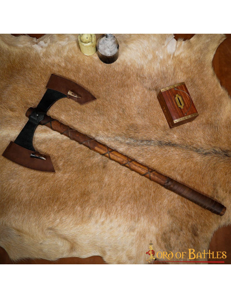 Hache fonctionnelle à double...