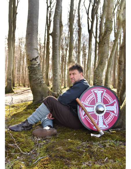 Bouclier viking peint avec croix...