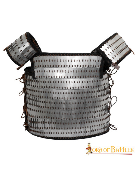 Armure viking lamellaire à l'échelle...
