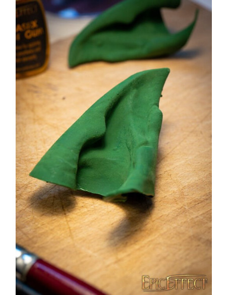 Oreilles d'orc pointues