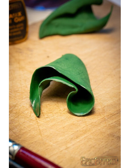 Oreilles d'orc pointues