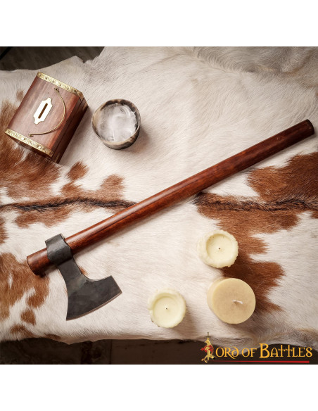 Hache barbu viking forgée à la main