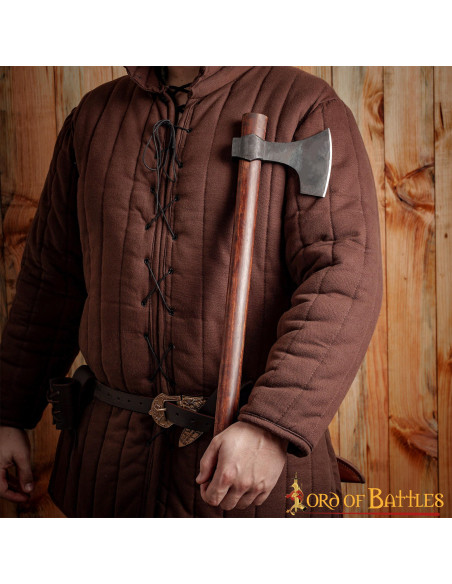 Hache barbu viking forgée à la main