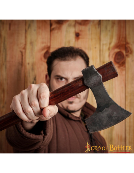 Hache barbu viking forgée à la main