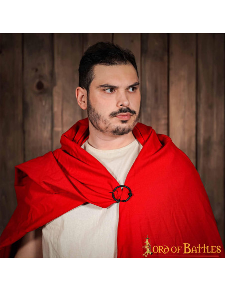 Fibule de cape médiévale en fer forgé