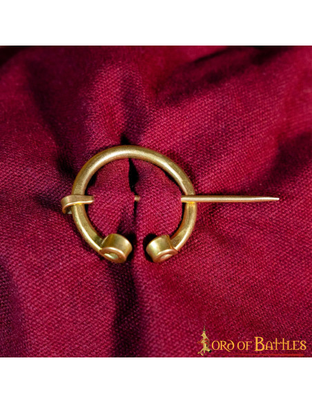 Fibule médiévale en laiton