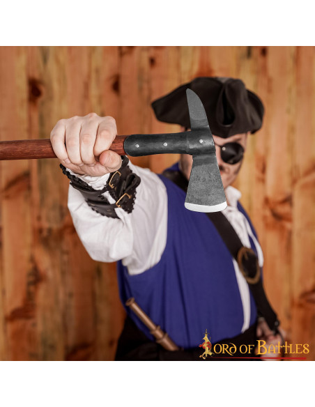 Hache d'embarquement pirate avec tête...