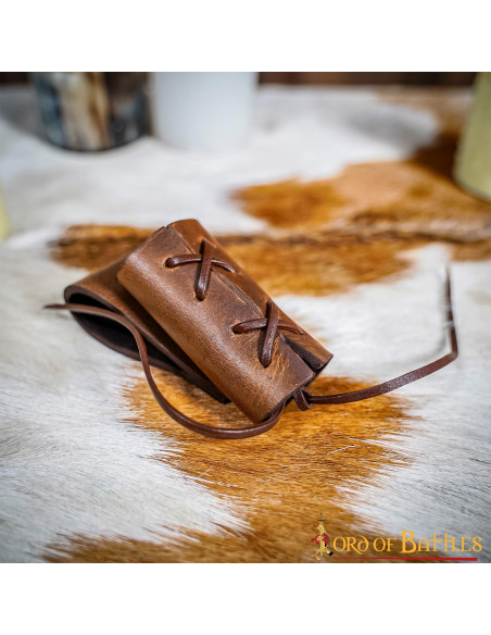 Petit baudrier en cuir pour haches,...