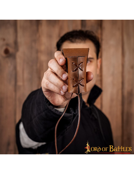 Petit baudrier en cuir pour haches,...