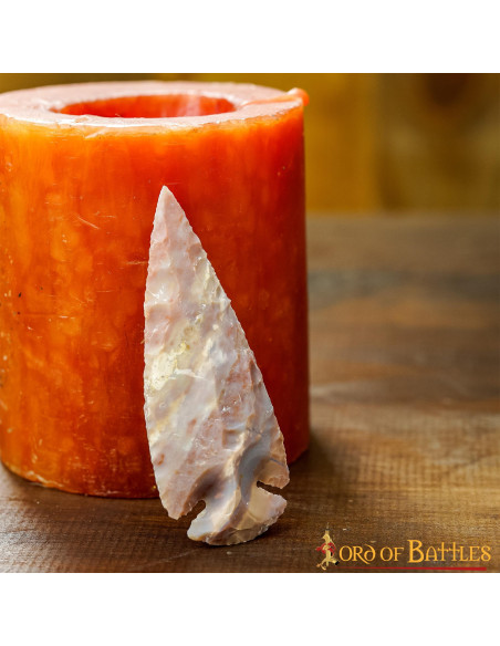 Pointe de flèche en pierre de silex...