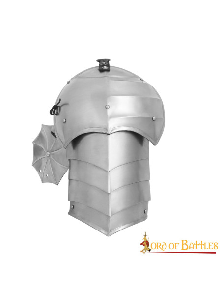 Épaulières médiévales avec boucliers