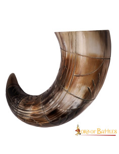 Corne à boire de boeuf viking avec motifs gravés 2