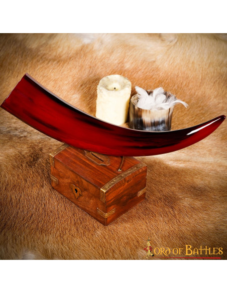 Corne rouge à boire dans la corne de...