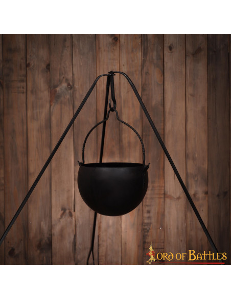 Chaudron de cuisine médiévale en fer...