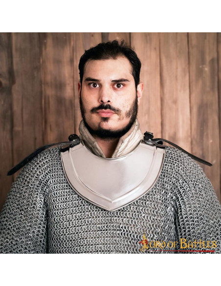 Gorgerin médiéval simple en acier doux