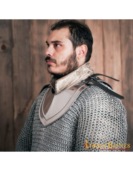 Gorgerin médiéval simple en acier doux