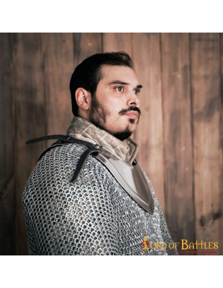 Gorgerin médiéval simple en acier doux