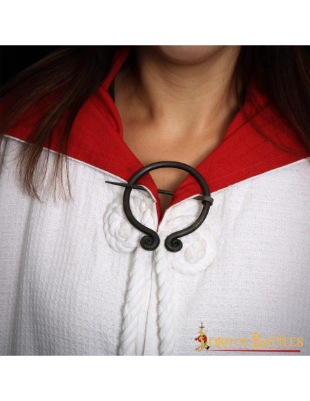 Broche de cape fonctionnelle en fer...