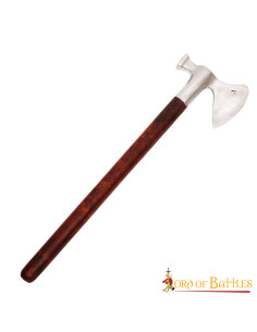 hache à tête de marteau médiévale