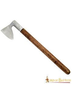 Hache de guerre XIVe siècle avec tête en acier