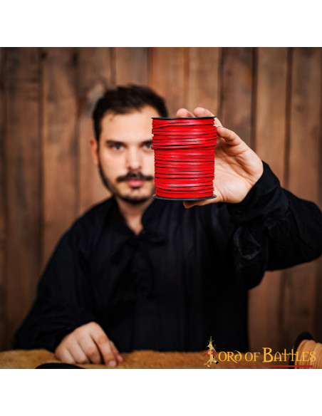 Bobine en cuir rouge (50 mts.)