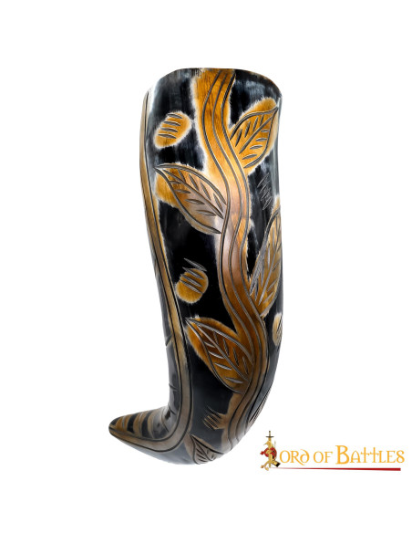 Corne viking avec motifs gravés...