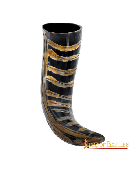 Corne viking avec motifs gravés...