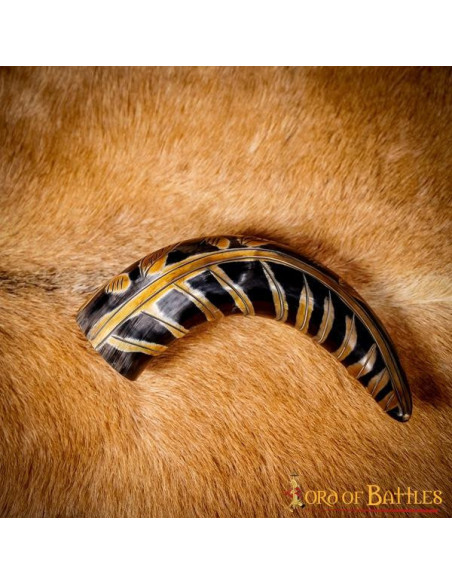 Corne viking avec motifs gravés...