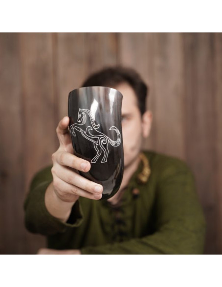 Conception de corne à boire viking...