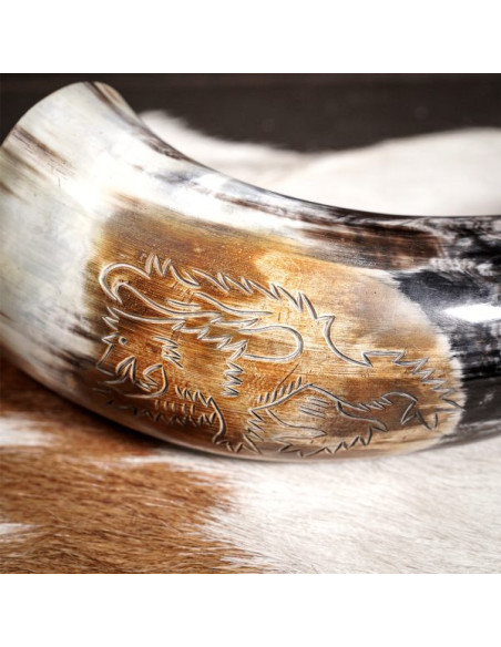 Corne à boire viking avec motif de...