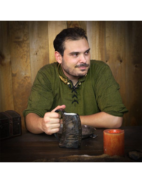 Chope de bière médiévale avec corne...